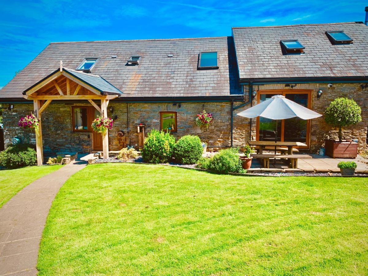 Bed and Breakfast Beudy Bach Cross Hands Экстерьер фото