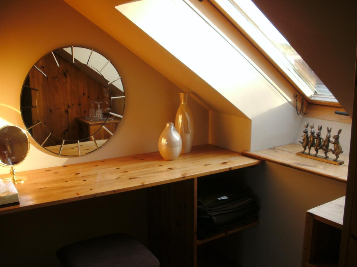 Bed and Breakfast Beudy Bach Cross Hands Экстерьер фото