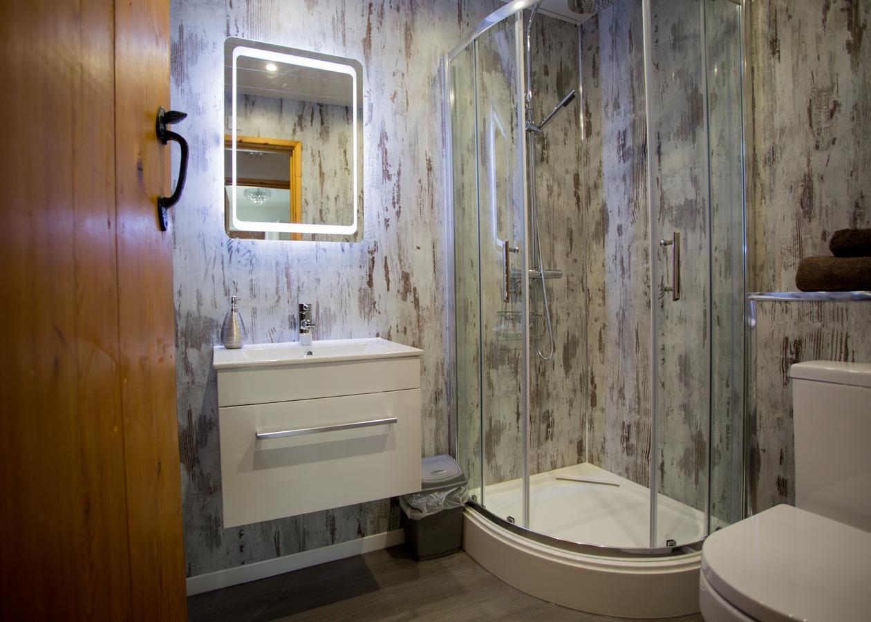 Bed and Breakfast Beudy Bach Cross Hands Экстерьер фото